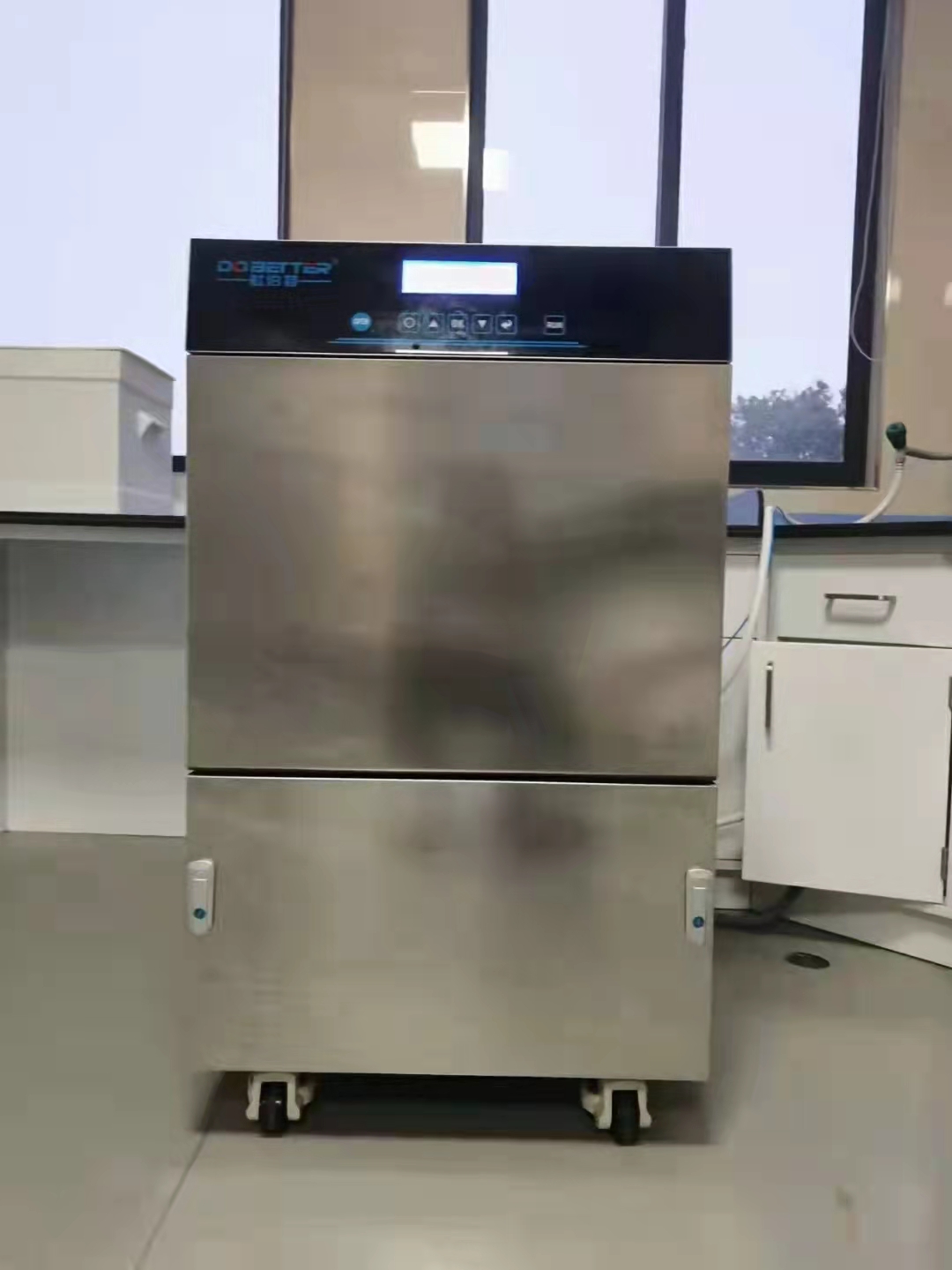 為什么要用實(shí)驗(yàn)室洗瓶機(jī)，它的優(yōu)勢是什么？